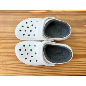 White Crocs Baya Lined Clogs Men’s 5 Women’s 7 Comfy Slippers